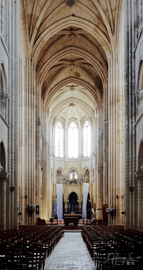 Interior-view-of-gothic-cathedral