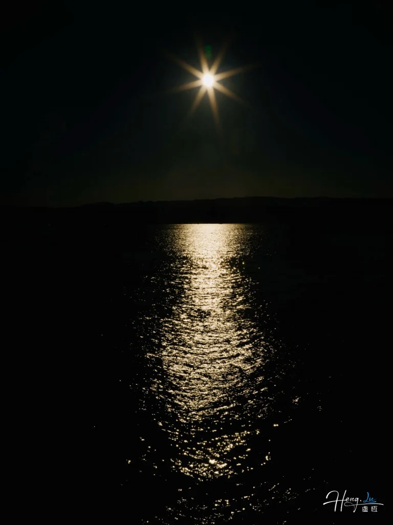 bright-sunlight-reflecting-on-dark-sea-surface