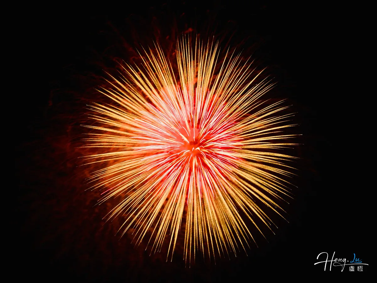 Bright-red-firework-explosion-in-dark-sky
